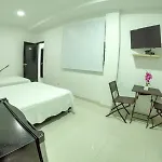 Hotel Almendros