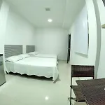 Hotel Almendros